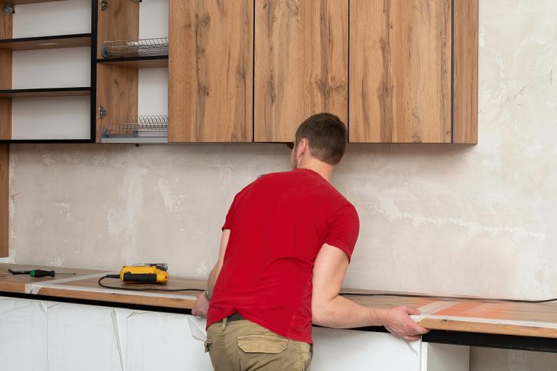 Pourquoi faire appel à un ébéniste pour votre cuisine de caractère ?